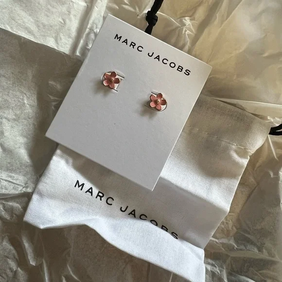 Marc Jacobs signature Pink Daisy Stud Earrings - Picture 1 of 1